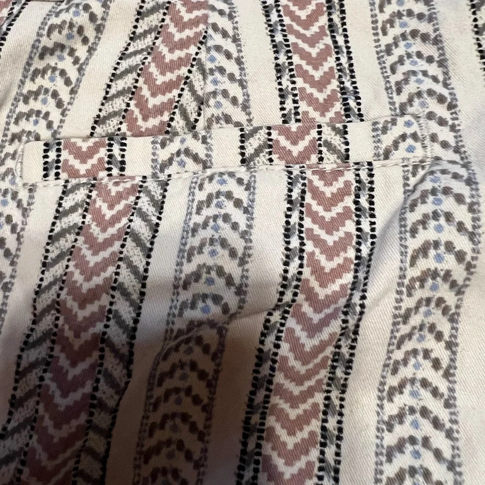 Women's Multicolor Patterned Shorts - Picture 3 of 5